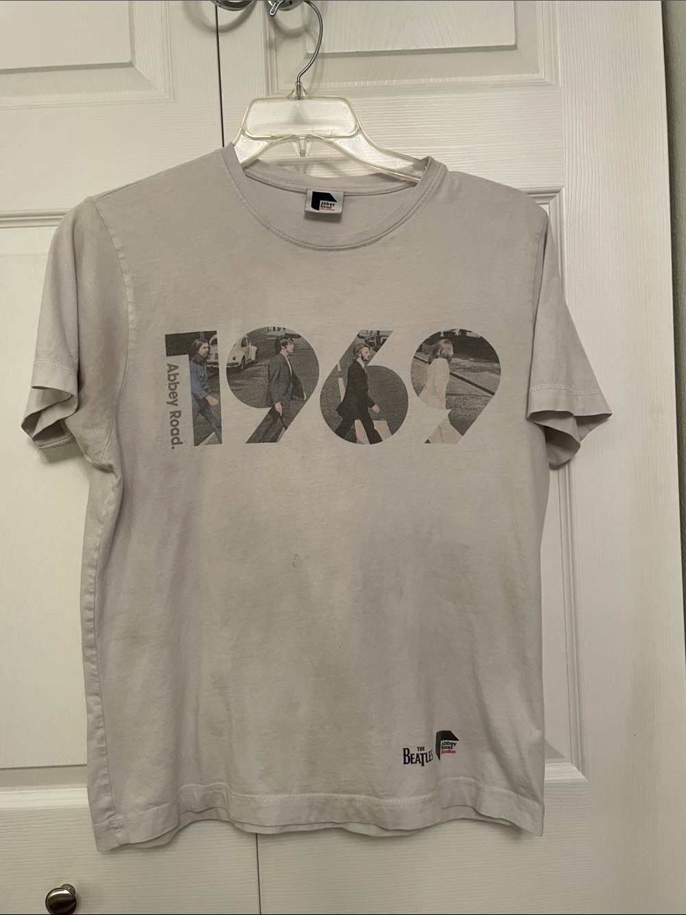 Vintage Abbey Road Studios BEATLES 2016 Apple Corps Ltd. T Shirt Medium 1969